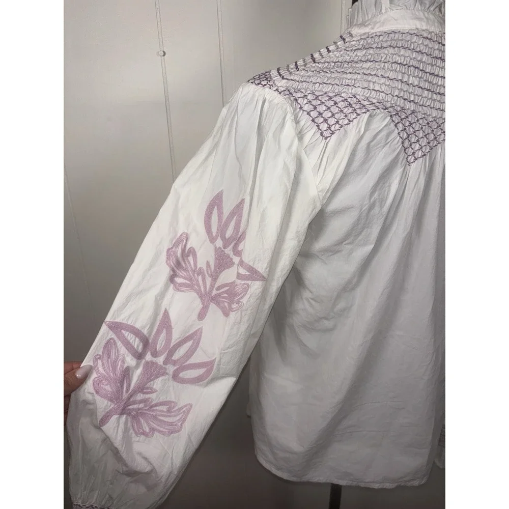 veroalfie‎ embroidered ruggle smocked blouse white Puff Sleeve Anthropologie 2